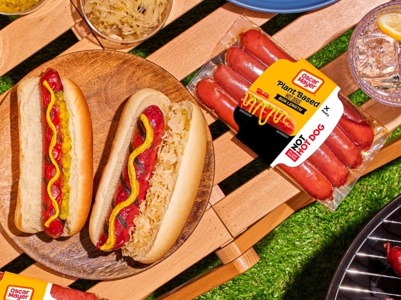 Kraft launches company’s first plant-based hot dogs and sausages.